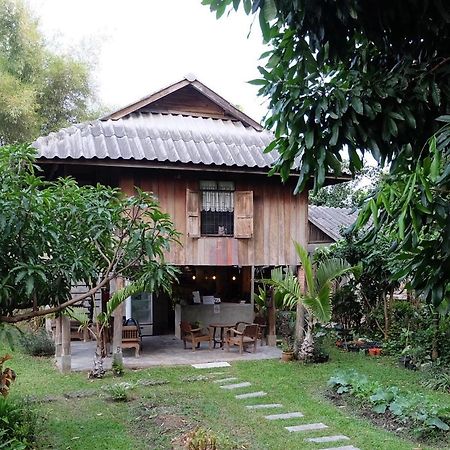 Lanna House Lanna Hut Chiangmai Bed & Breakfast เชียงใหม่ ภายนอก รูปภาพ