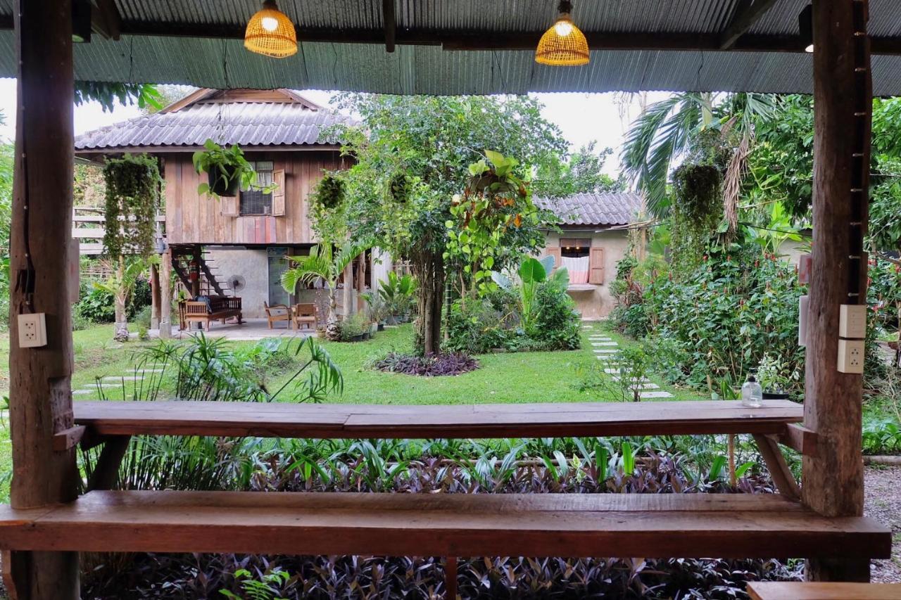 Lanna House Lanna Hut Chiangmai Bed & Breakfast เชียงใหม่ ภายนอก รูปภาพ