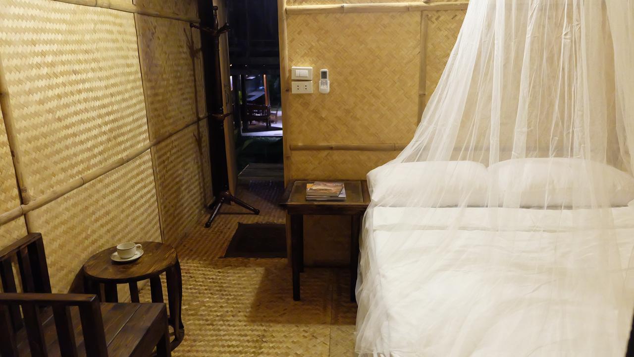 Lanna House Lanna Hut Chiangmai Bed & Breakfast เชียงใหม่ ภายนอก รูปภาพ